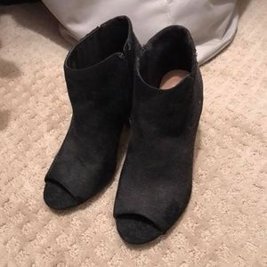 Women's Size 8 Suede Booties